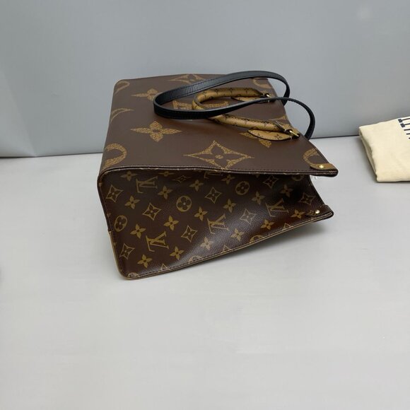 Louis Vuitton Onthego medium monogram tote shoulder bag - Picture 3 of 9